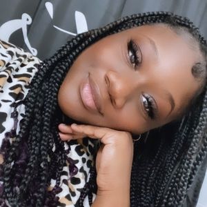 Meet your Posher, Nia